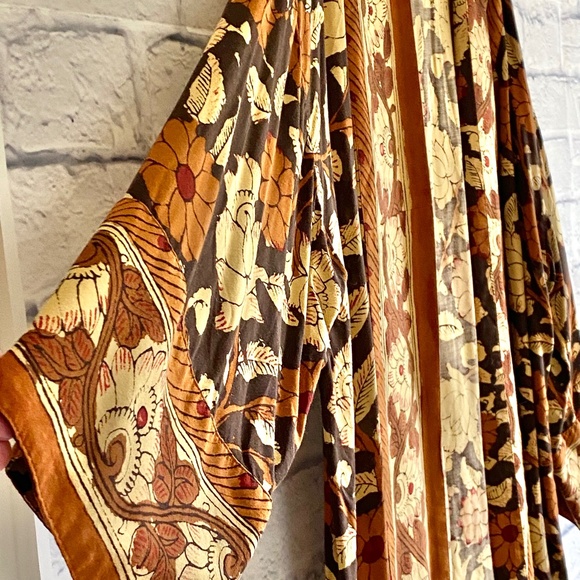 SOFT SURROUNDINGS BROWN FLORAL KIMONO - Picture 5 of 7
